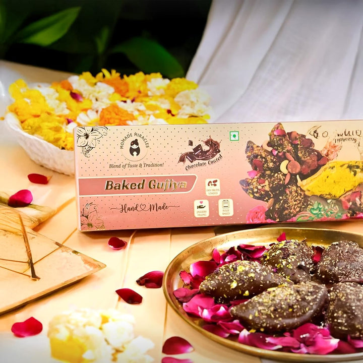 Momade Miracles Chocolate Baked Gujiya | Indian Sweets Mithai box for Holi Gifts| Handcrafted Freshly with Jaggery Filling & No Frying Gujiya | Ideal for Weddings & Special Occasions | Guilt-Free Snacks 300 gm (7 Pcs)